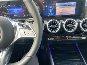 Na prodej Mercedes Benz GLA 200D - 15