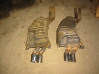 AUDI S8 D2 4.2 250kw - manuál + tiptronic - díly z vozidla - 15