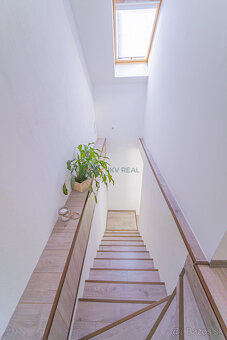 3D Obhliadka Veľký RD s bazénom priamo v Nových Zámkoch - 15