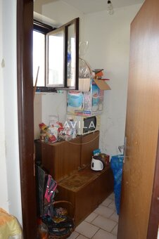 NA PREDAJ: 6-izb.,2-posch.,2-generačný RD s pozemkom 800m2 - - 15