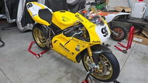 Ducati 916 - 15