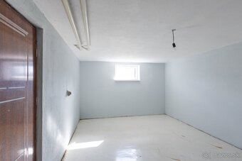 5-izbový komplet zrekonštruovaný rodinný dom vo Veľkej Mači - 15