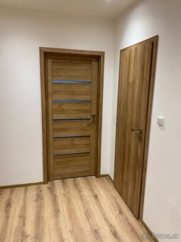 Štýlový a moderne zrekonštruovaný 3-izbový byt s loggiou  | - 15