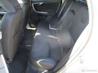 VOLVO XC60 2,4D 120kw AWD GPS Auto 10/2013 - 15