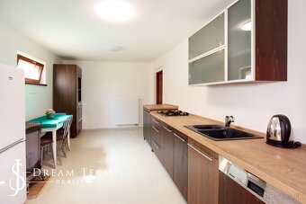 Rodinný dom /Chalupa, dve terasy, parkovanie Štiavnické Bane - 15