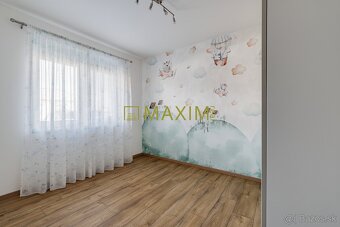 TOP Exkluzívny 4-izbový dom v Miloslavove: Bazén, záhrada, f - 15