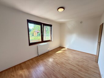 REZERVOVANÉ - Bungalov s veľkým pozemkom 1103m² Rudina - 15