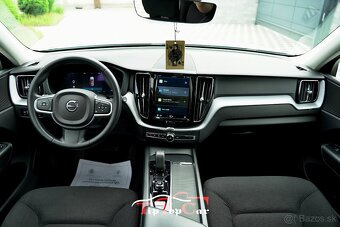 ⏩ Volvo XC60 2.0 B4 mHEV Momentum AWD A/T - 15