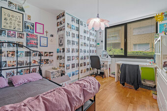 Príjemný  4 izbový byt na KOLIBE s vnútorným bazénom, saunou - 15