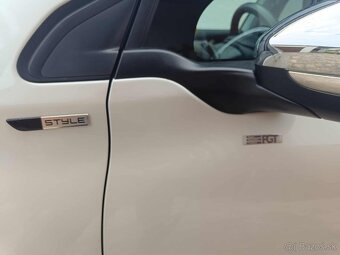 Peugeot 2008 1.2 PureTech  Style  SUV - 15