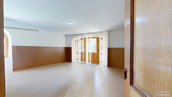 Na predaj, 8i rodinný dom 450 m2, pozemok 900 m2, Trnové, - 15