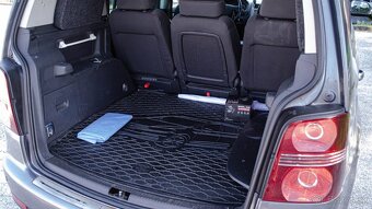 Volkswagen Touran 1.9 TDI 7miest - 15