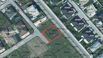 Krásny stavebný pozemok s platným stavebným povolením a proj - 15