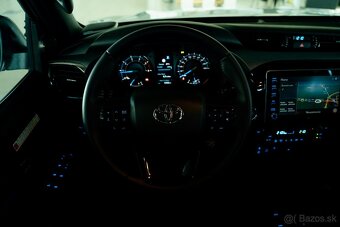 Toyota Hilux DC 2.8 I D-4D Invincible Sport 4x4 A/T - 15