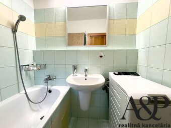 3 IZB. REKONŠTRUOVANÝ BYT S BALKÓNOM A KOMOROU, 74M2, ROBOTN - 15