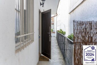 2 izbový byt v centre mesta v historickom objekte, Košice, H - 15