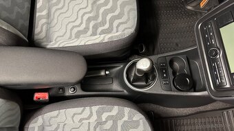 Škoda Roomster 1.2 HTP 51KW Len 172tis. km 1.majiteľ - 15