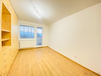 NA PRENÁJOM VEĽKÝ 3-IZBOVÝ BYT S DVOMA LOGGIAMI, UL. FÁBRYHO - 15