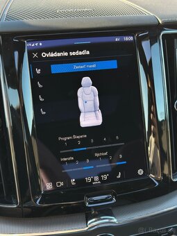 VOLVO XC60 B5 R-DESIGN - 15