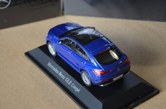 1:43 Mercedes - 15