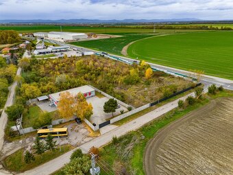 LÚČNY DVOR - INVESTIČNÝ STAVEBNÝ POZEMOK - 2 495 M2 - 15