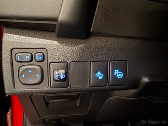 Toyota Auris combi 1.6 97kW, 2017, Sk auto - 15