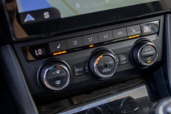 Škoda Superb Combi 2.0 TDI 4x4 Style MT6 - AJ NS SPLÁTKY - 15