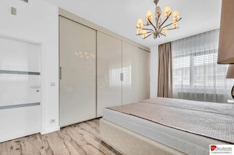 Predaj, Luxusný 4 izbový byt, 180 m2 + 25 m2, Condominium Re - 15