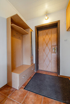 Na predaj priestranný 3-izbový byt v Zákamennom - 15