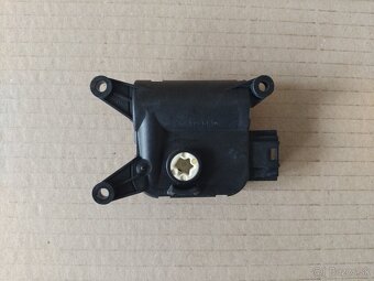 servomotor kurenia a klimatizácie Octavia 2, Superb 2 - 15