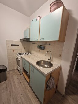 SENEC - CENTRUM: NA PREDAJ ZARIADENÝ 1-izbový byt s loggiou. - 15