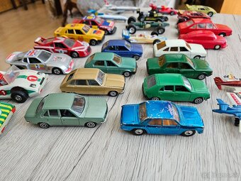 27 kusov- auticka a lietadla- 80-te kory 20.stor. - 15