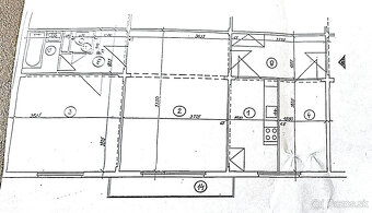 >>> top lokalita - 3i byt - Ružinov - balkón - zateplený dom - 15