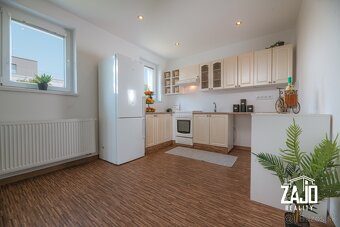 Priestranný RD s dvoma bytovými jednotkami Trenčín - 15