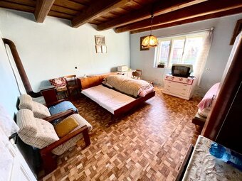Na predaj veľký pozemok 1459 m² so starším RD v Bystričanoch - 15