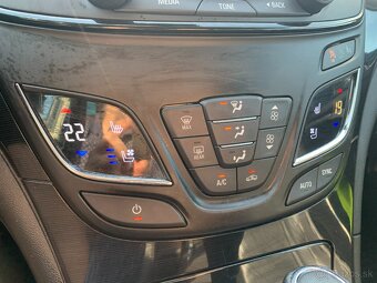 Opel Insignia 125KW/170 koni / automat / bixenon/serv.kniha - 15