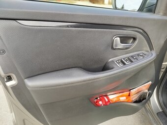 Kia Carens - 15