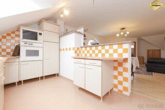 JEDINEČNÝ 7 IZ. RD S MOŽNOSŤOU DVOJGENERAČNÉHO BÝVANIA - 15