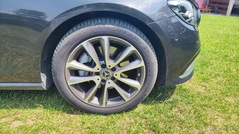 Mercedes-Benz E trieda Kombi 300 T d Avantgarde 4Matic 7-m - 15