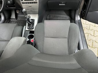 Toyota Corolla 2.0 D-4D Sol Hatchback - 15