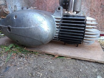 predám motor na Jawa 555 - 15