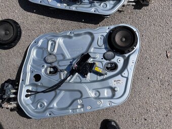 Hyundai i30 Combi 07-12 zadné pravé svetlo, mechanizmus okna - 15