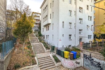 NA PREDAJ - Jedinečný staromestský byt - 15