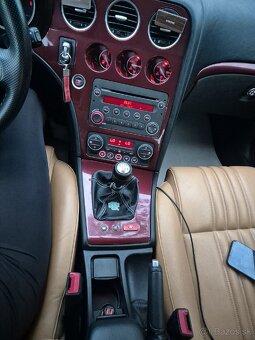 Predám Alfa Romeo 159 - 15