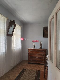 NOVINKA Historický rodinný dom na polosamote,pozemok 3930 m - 15