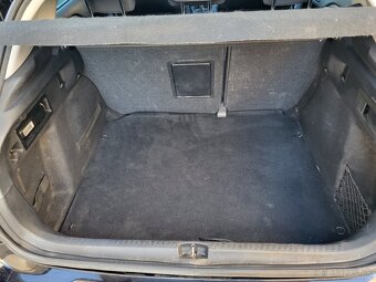 Citroën C4 e-HDi Exclusive 84 kW . - 15