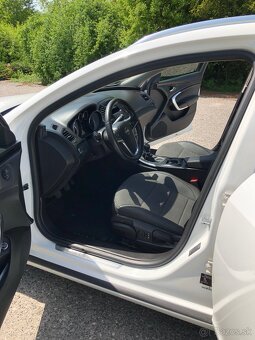 Opel Insignia ST 96 kW - 15