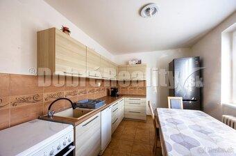 PREDAJ: Rodinný dom s dvoma bytovými jednotkami,  Sliač, okr - 15