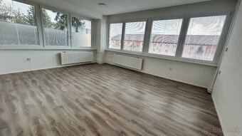 Prenájom kancelárskych priestorov (14-50m2) v centre VK - 15
