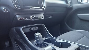 VOLVO XC40 T5 Plug-in Hybrid - odpočet DPH - 15